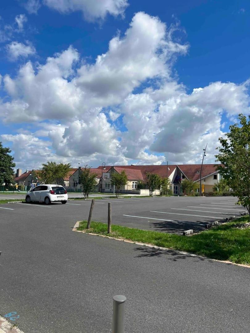 Studio Disneyland En 10 Min Paris 30 Min Montévrain Exteriör bild